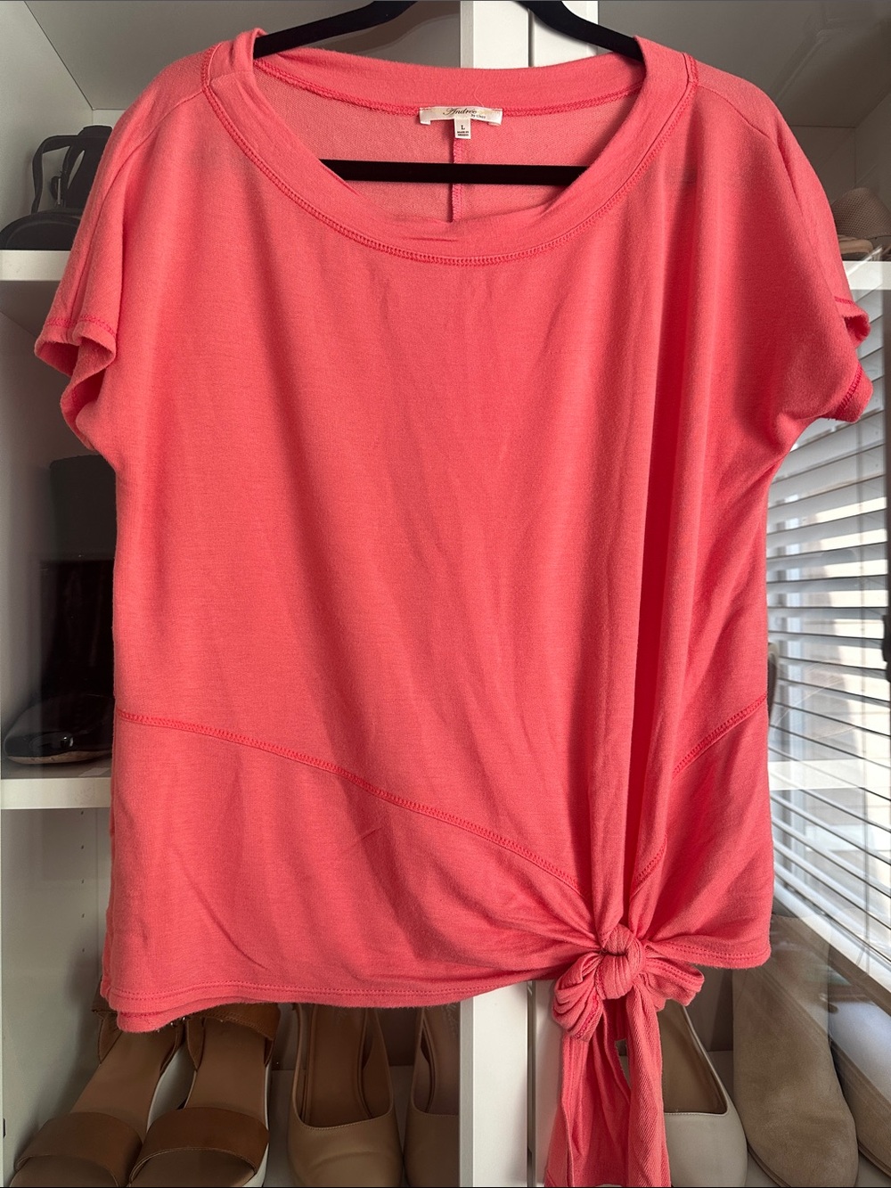 Women’s Coral Tie-Hem Short Sleeve Top Large